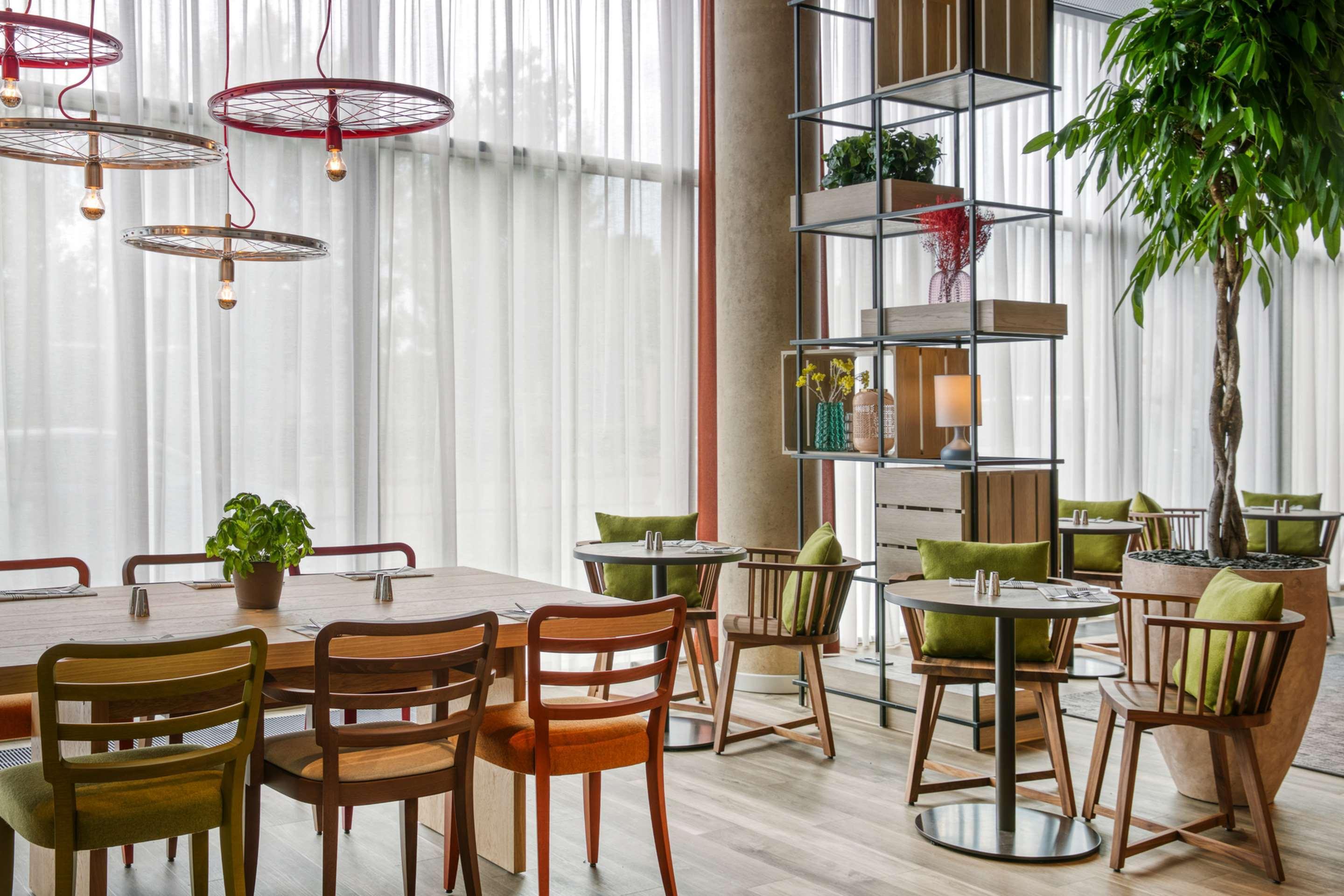 Intercityhotel Saarbrucken Bagian luar foto