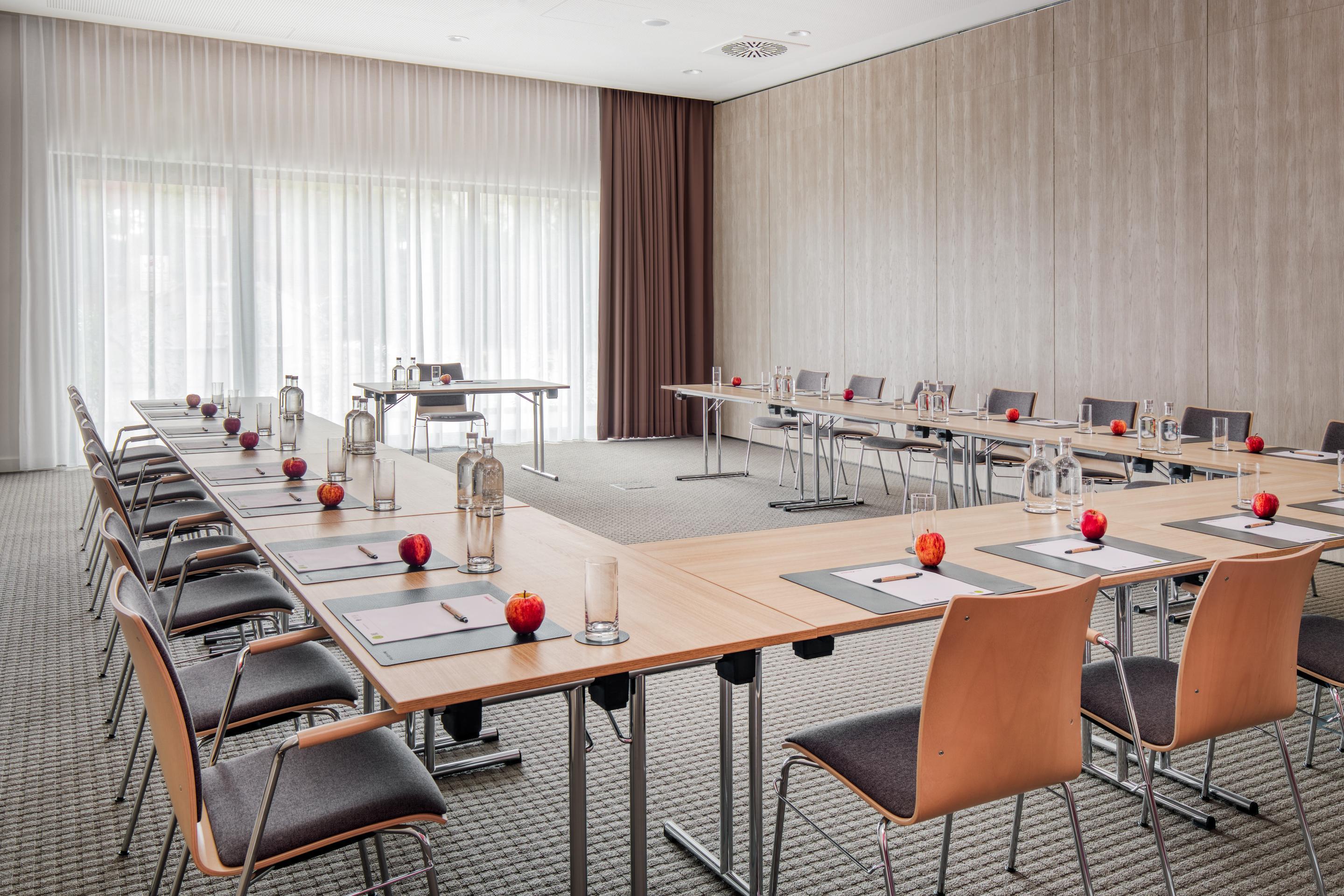 Intercityhotel Saarbrucken Bagian luar foto