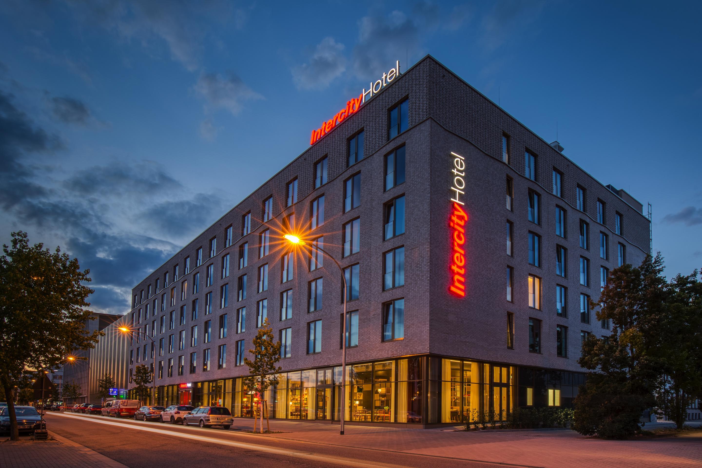 Intercityhotel Saarbrucken Bagian luar foto