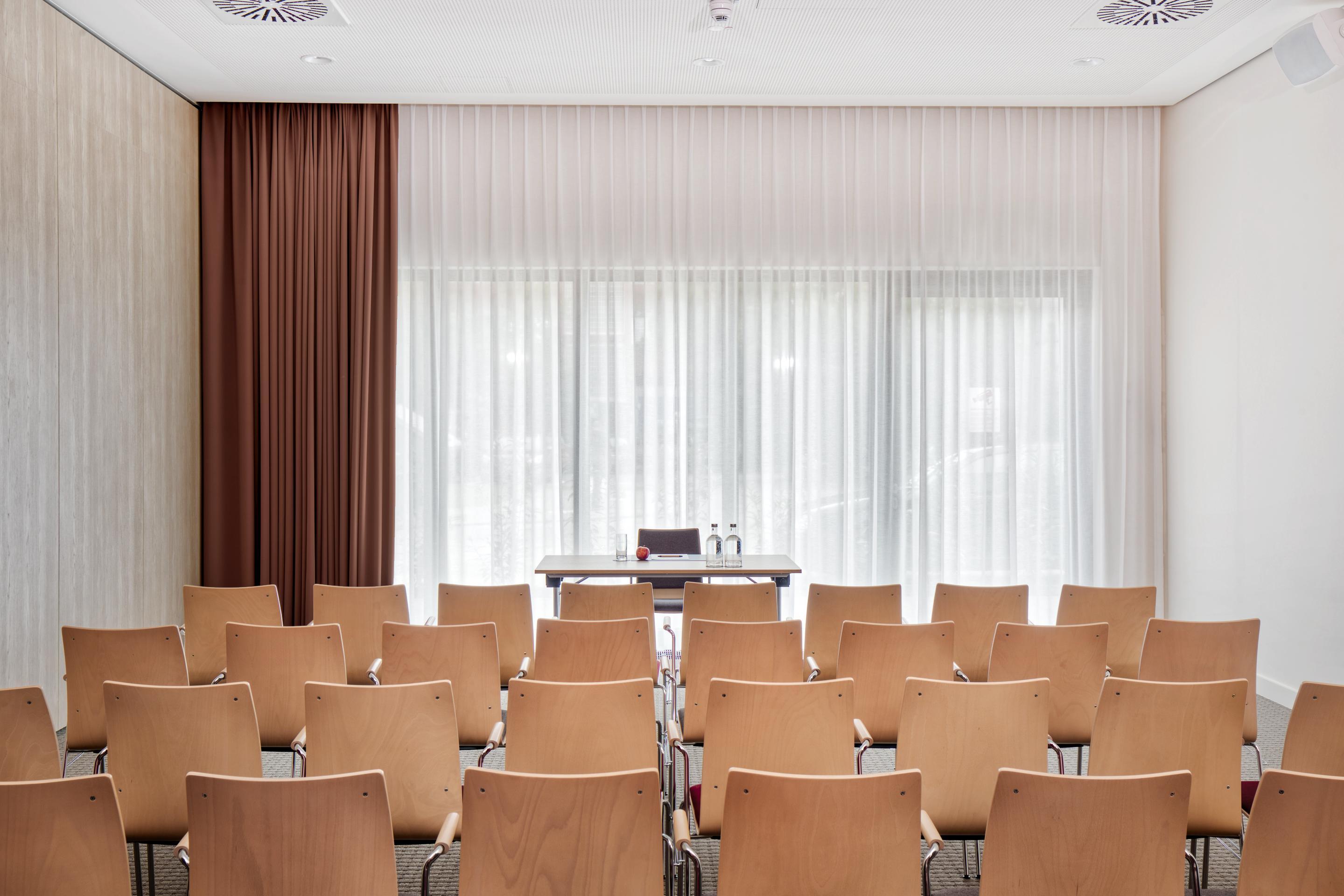 Intercityhotel Saarbrucken Bagian luar foto